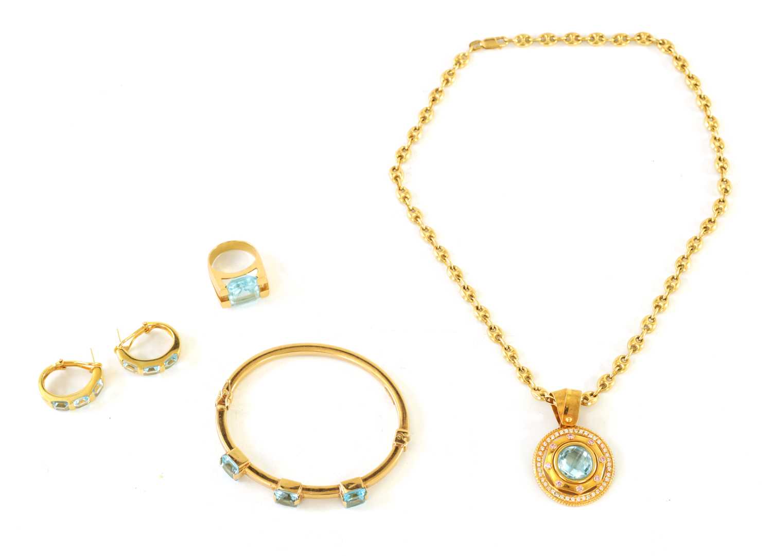 Lot 178 - AN 18CT GOLD AND AQUAMARINE FOUR PIECE SUITE OF EVENING JEWELLERY