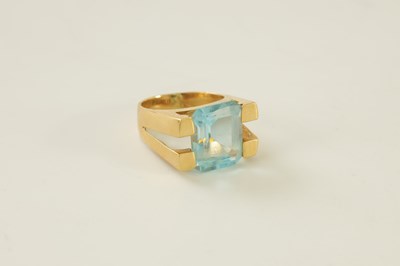 Lot 178 - AN 18CT GOLD AND AQUAMARINE FOUR PIECE SUITE OF EVENING JEWELLERY