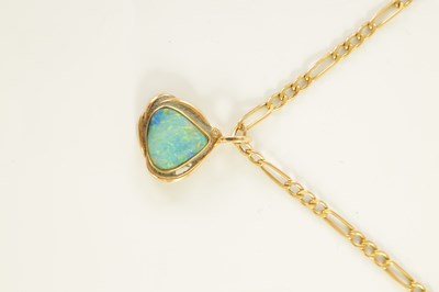 Lot 172 - A FINE 9CT GOLD NECKLACE WITH FIRE OPAL PENDANT