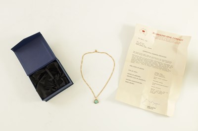 Lot 172 - A FINE 9CT GOLD NECKLACE WITH FIRE OPAL PENDANT