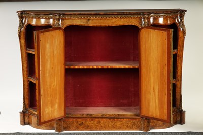 Lot 731 - A CHOICE 19TH CENTURY TULIPWOOD CROSSBANDED HIGHLY FIGURED WALNUT AND ORMOLU MOUNTED SIDE CABINET ATTRIBUTED TO GILLOWS