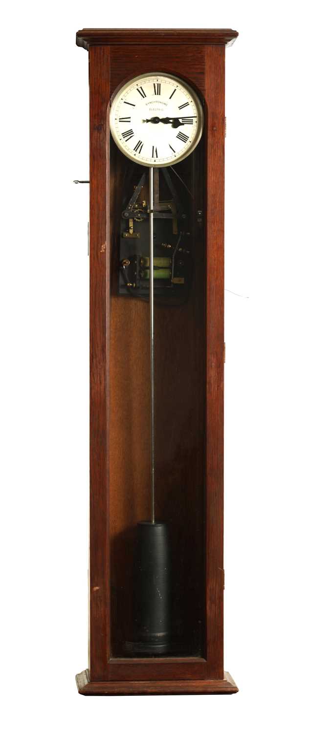 Lot 4 - AN OAK CASED SYNCHRONOME MASTER CLOCK NO. 88