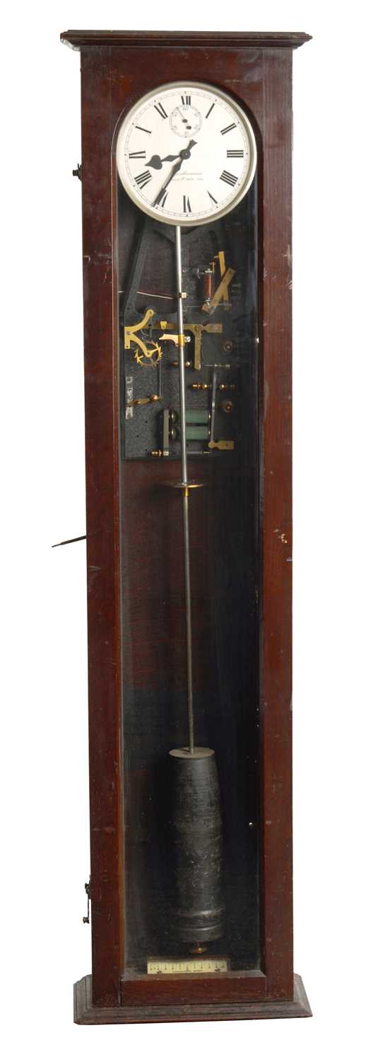 Lot 1 - A RARE SYNCHRONOME MASTER CLOCK WITH '6 PIPS'