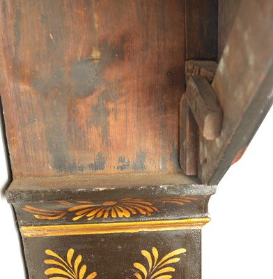 Lot 55 - JOHN TICKELL, CREDITON. A RARE EARLY 18TH CENTURY LACQUERED CHINOISERIE TAVERN CLOCK OF LARGE SIZE