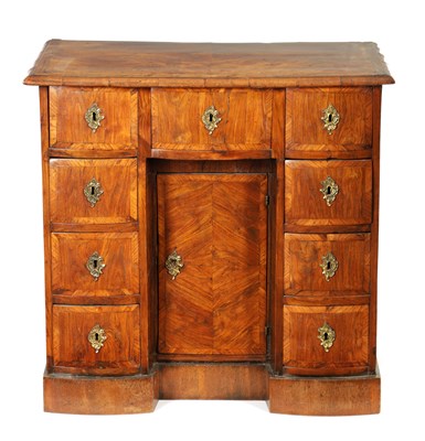 Lot 1011 - AN 18TH CENTURY CONTINENTAL WALNUT AND KINGWOOD CROSSBANDED KNEEHOLE DESK