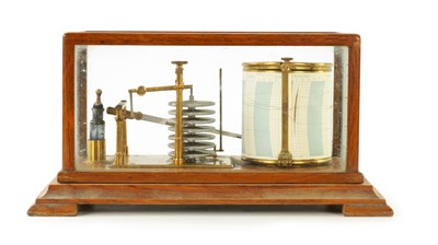 Lot 828 - AN EARLY 20TH CENTURY OAK CASED BAROGRAPH