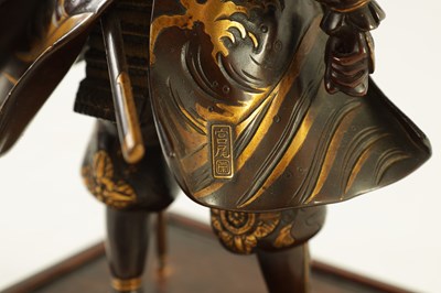 Lot 145 - A FINE QUALITY JAPANESE MEIJI PERIOD PATINATED BRONZE AND GILT SCULPTURE OF A SAMURAI WARRIOR BY MIYAO