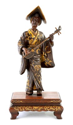 Lot 140 - A FINE QUALITY JAPANESE MEIJI PERIOD PATINATED BRONZE AND GILT SCULPTURE OF A FEMALE MUSICIAN BY MIYAO