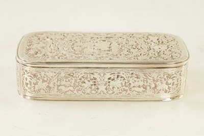 Lot 206 - AN 18TH CENTURY RUSSIAN SILVER BOX