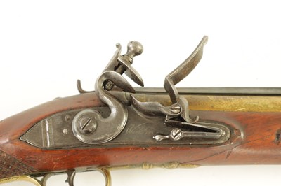 Lot 287 - WALLIS. AN EARLY 19TH CENTURY FLINTLOCK COACHING BLUNDERBUSS WITH OVER FLICK BAYONET