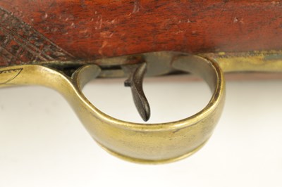 Lot 287 - WALLIS. AN EARLY 19TH CENTURY FLINTLOCK COACHING BLUNDERBUSS WITH OVER FLICK BAYONET