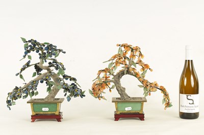 Lot 131 - A PAIR OF EARLY 20TH CENTURY CHINESE HARD STONE LAPIS LAZULI AND JADE MODELS OF TREES