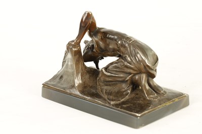 Lot 367 - AN ART NOUVEAU PATINATED BRONZED METAL AND AGATE SCULPTURE