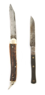 Lot 257 - A STAG HORN PEN KNIFE BY J. COPLEY & SONS TOGETHER WITH AN EBONY HANDLED PENKNIFE BY R. MARTIN