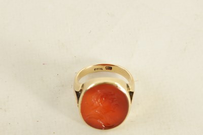 Lot 179 - A LATE GEORGIAN 9CT GOLD CARNELIAN INTAGLIO SIGNET RING DEPICTING THE FAMOUS ASTRONOMER EDMOND HALLEY