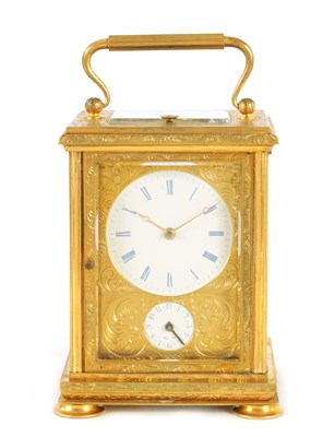 Lot 502 - AN UNUSUAL EARLY TO MID 19TH CENTURY FRENCH ENGRAVED GILT BRASS CARRIAGE CLOCK REPEATER WITH ALARM