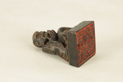 Lot 89 - A 19TH CENTURY CHINESE HORN SEAL