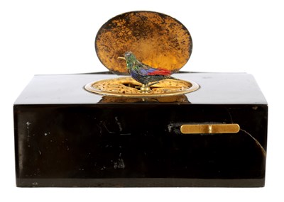 Lot 416 - AN EARLY/MID 19TH CENTURY TORTOISESHELL SINGING AUTOMATON BIRD BOX - PROBABLY SWISS