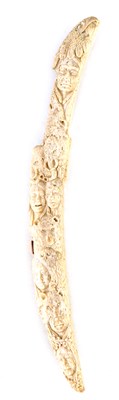 Lot 260 - A 19TH CENTURY NATIVE AMERICAN CARVED BONE TOTEM SHAPED DAGGER
