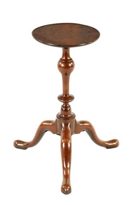 Lot 686 - A MID 18TH CENTURY MAHOGANY SMALL TRIPOD TABLE