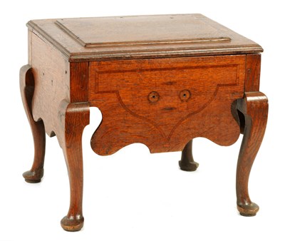 Lot 1084 - AN 18TH CENTURY OAK AND MAHOGNAY CROSS-BANDED COMMODE