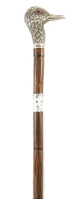 Lot 304 - A SILVER DUCK'S HEAD MOUNTED WALKING STICK BY BRIGG