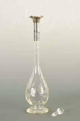Lot 1 - A STYLISH EDWARDIAN STOURBRIDGE CUT GLASS TALL SILVER MOUNTED LIQUER DECANTER AND STOPPER