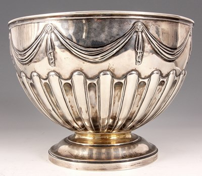 Lot 263 - A LARGE SILVER BOWL the body having hand...