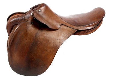 Lot 487 - A BROWN LEATHER HORSE SADDLE with makers stamp...