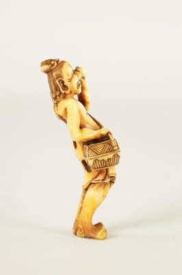 Lot 300 - A 19TH CENTURY JAPANESE IVORY NETSUKE