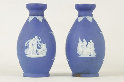 Lot 145 - A PAIR OF EARLY 20TH CENTURY WEDGWOOD JASPER WARE SLIP