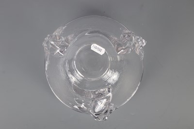 Lot 9 - A 20TH CENTURY LALIQUE STYLE ART GLASS BOWL