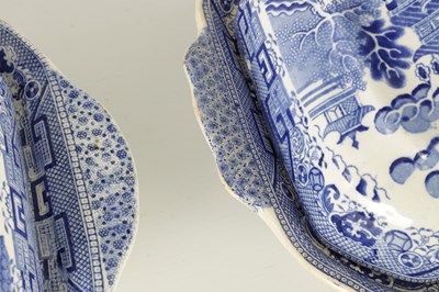 Lot 90 - A PAIR OF 19TH CENTURY BLUE AND WHITE WILLOW PATTERN SPODE TYPE TUREENS AND COVERS