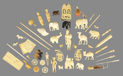 Lot 213 - AN INTERESTING COLLECTION OF IVORY ITEMS