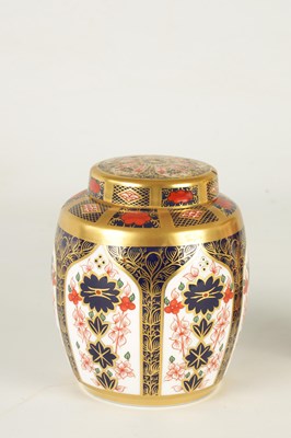 Lot 148 - TWO PEICES OF IMARI PATTERN ROYAL CROWN DERBY