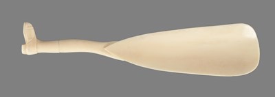 Lot 163 - A 19TH CENTURY FRENCH IVORY SHOE HORN
