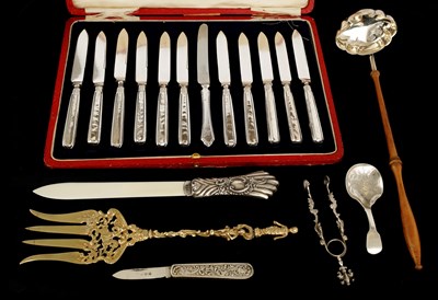 Lot 193 - A SELECTION OF 7 SILVERWARE ITEMS