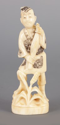 Lot 266 - A JAPANESE MEIJI PERIOD IVORY OKIMONO