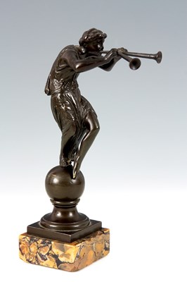 Lot 562 - A LATE 19th CENTURY BRONZE FIGURE OF A HORN...