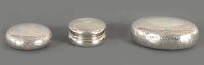 Lot 425 - A COLLECTION OF THREE SILVER LIDDED BOXES