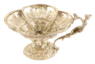 Lot 298 - A 19TH CENTURY CONTINENTAL SILVER BASKET