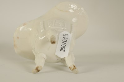 Lot 125 - AN 18TH/19TH CENTURY CHINESE BLANC DE CHINE MINIATURE SAUCE BOAT