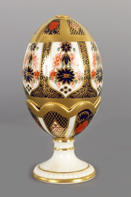 Lot 61 - A ROYAL CROWN DERBY IMARI PATTERN EGG AND CUP