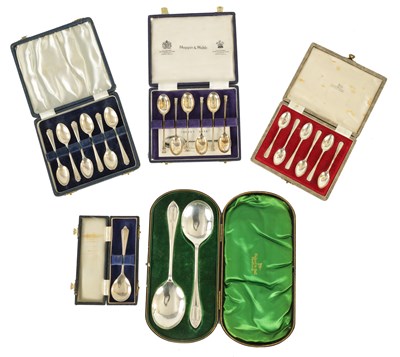 Lot 411 - A SELECTION OF FIVE BOXED SETS OF SILVER SPOONS