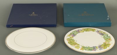 Lot 168 - TWO BOXED ROYAL WORCESTER CAKE PLATES
