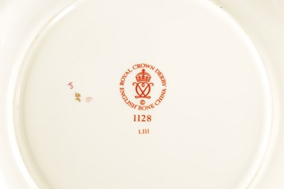 Lot 176 - A COLLECTION OF FIVE ROYAL CROWN DERBY STLE IMARI PATTERN PLATES