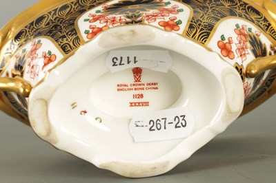 Lot 138 - A COLLECTION OF THREE IMARI PATTERN ROYAL CROWN DERBY PIECES
