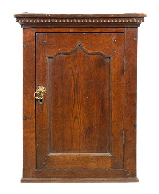 Lot 985 - AN 18TH CENTURY OAK HANGING WALL CUPBOARD