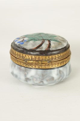 Lot 93 - AN EARLY 20TH CENTURY FRENCH ART NOUVEAU LIDDED BOX