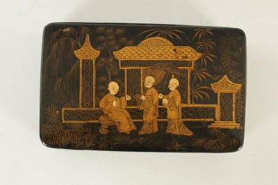 Lot 192 - A SMALL 19TH CENTURY CHINESE CHINOISERIE LACQUERED BOX